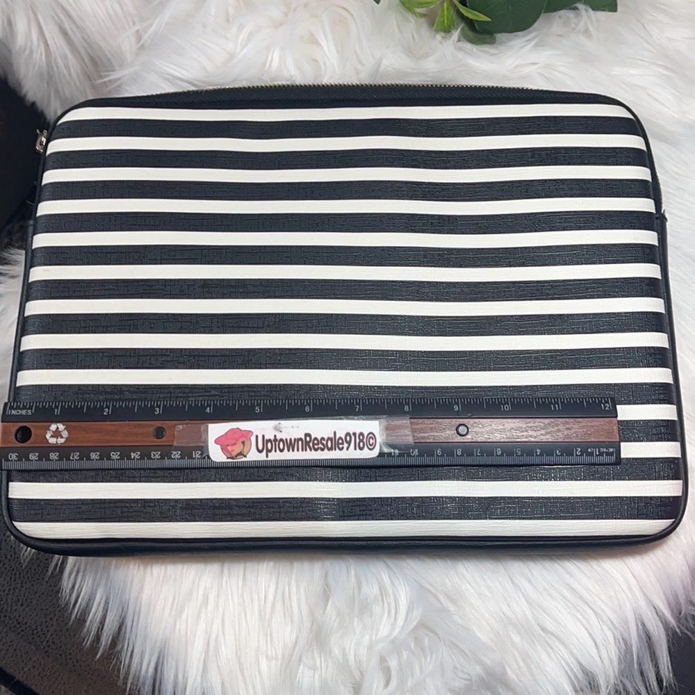 Kate Spade laptop sleeve MacBook monochrome bag - Picture 4 of 9